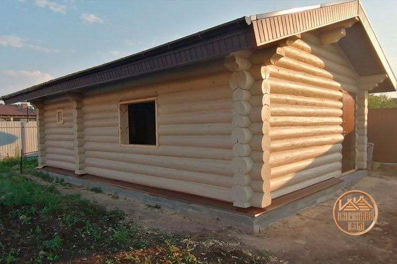 Сруб бани 6×8 с пятой стеной